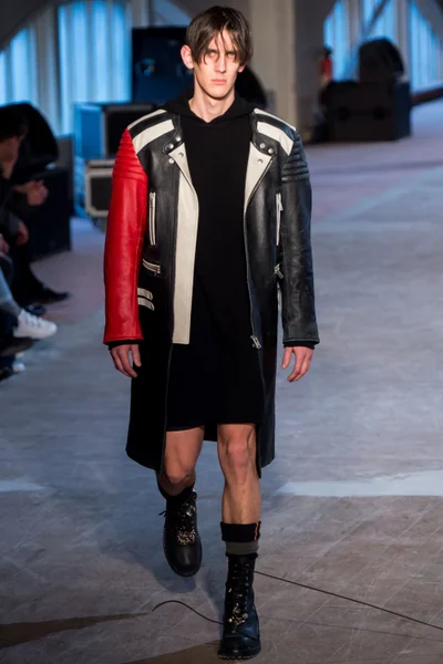 Look 17